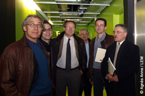 Image: Marc Lipinski et Guy Cousineau visitent le laboratoire du LEM (Bât Lavoisier) Université Paris Diderot le lundi 1er décembre 2008